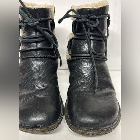 Sz 8 WOMENS UGG LEATHER WINTER WATERPROOF ANKLE BOOTS SHEEPSKIN LINED - Picture 6 of 7